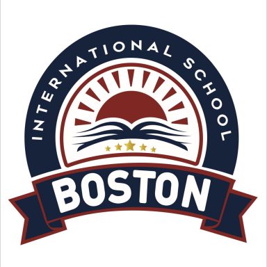 Logo de l'École Internationale de Boston, avec une image de livre et un soleil levant.